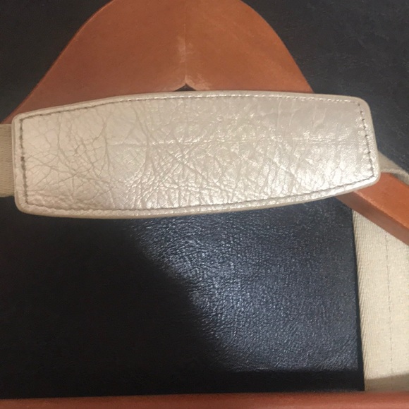 Handbag - Picture 6 of 8